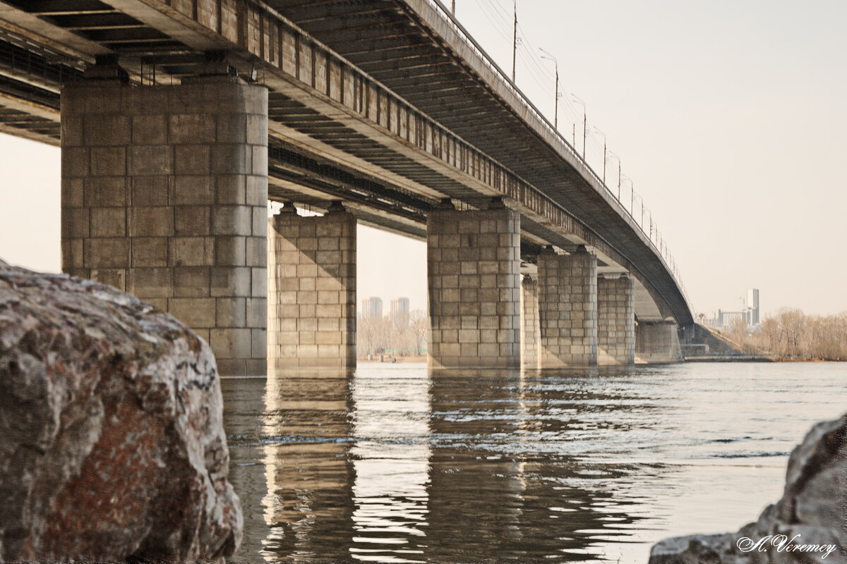 Октябрьский мост Красноярск под мостом вид
