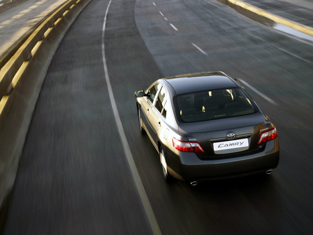 Метал стоек к коррозии, а вот краска не очень стойка, сколы от камней появляются очень быстро. Поэтому если при покупки подержанного авто у машины крашен бампер и капот, это еще не значит авто побывал в аварии. 