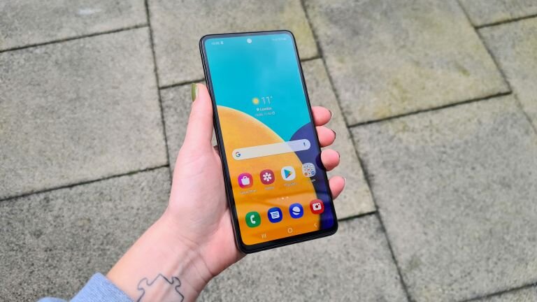 Super AMOLED дисплей Samsung Galaxy A52 имеет частоту обновления 120 Гц