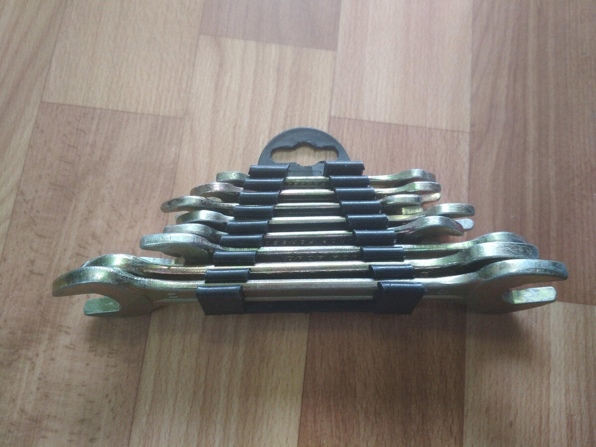 Набор ключей гаечных рожковых от компании "Ермак". Фотография автора статьи.