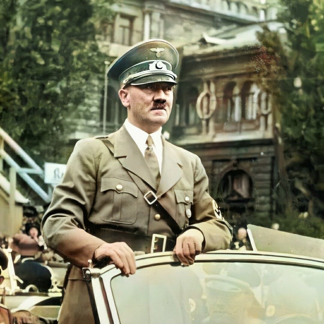 Фюрер Германии Адольф Гитлер