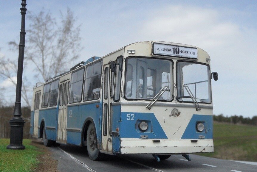 Модель троллейбуса ЗиУ-9 в масштабе 1:43, автор Денис Савельев