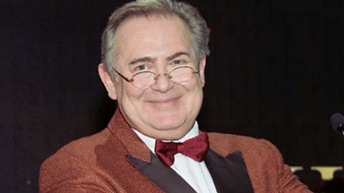 Юрий Стоянов