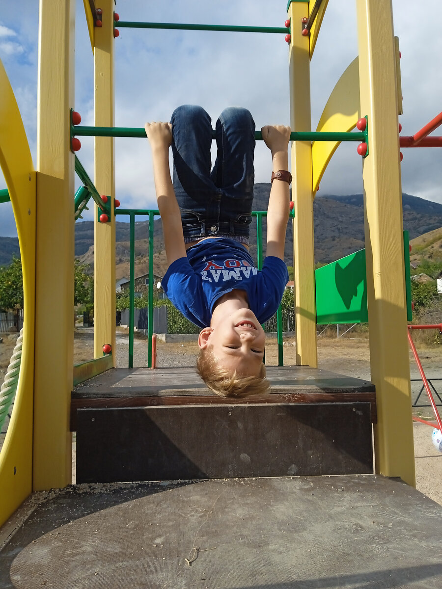 В нашем детстве и площадок таких не было: все скопированы из интернета