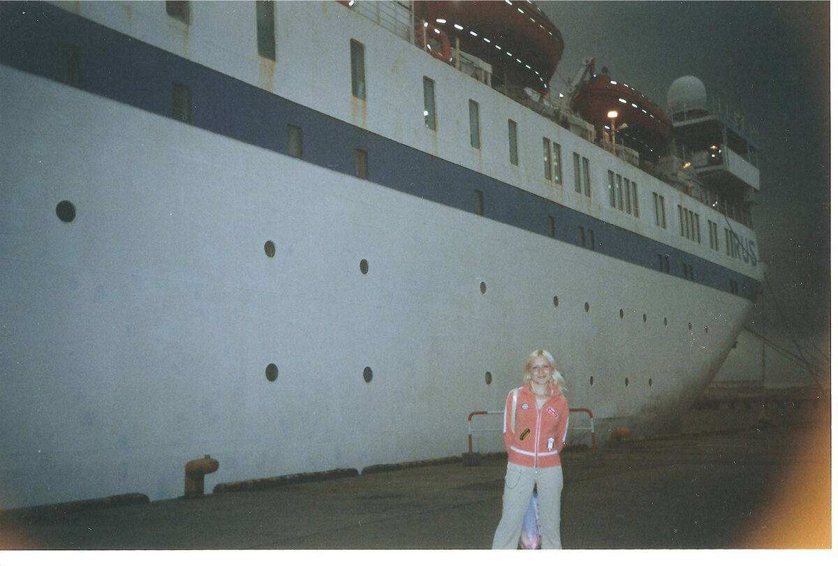 Теплоход "Русь".