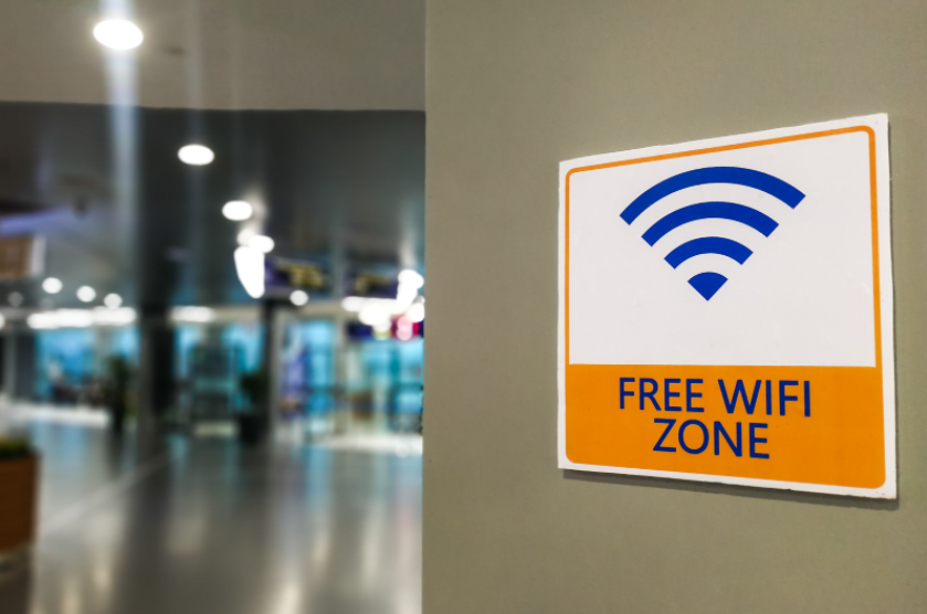 Как пользоваться общественным Wi-Fi и защитить свои данные