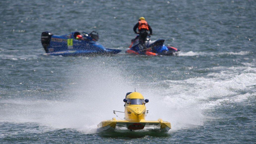 F1H2O является почти полным аналогом автомобильных гонок «Формула-1» в водномоторном мире