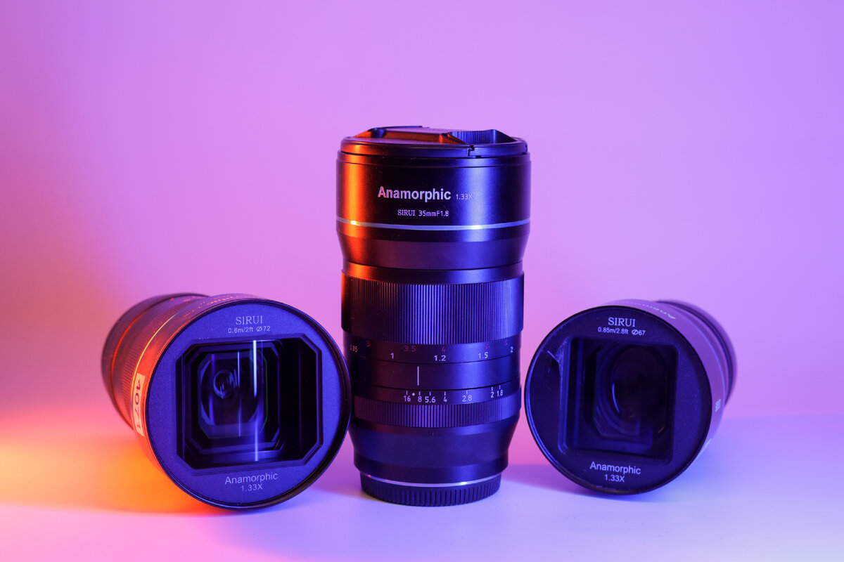 Одной из самых уникальных особенностей анаморфотных изображений является то, что нечеткие элементы на заднем плане создают характерное вертикальное овальное боке. Вспышки линз также видны как горизонтальные или вертикальные полосы по всему кадру.