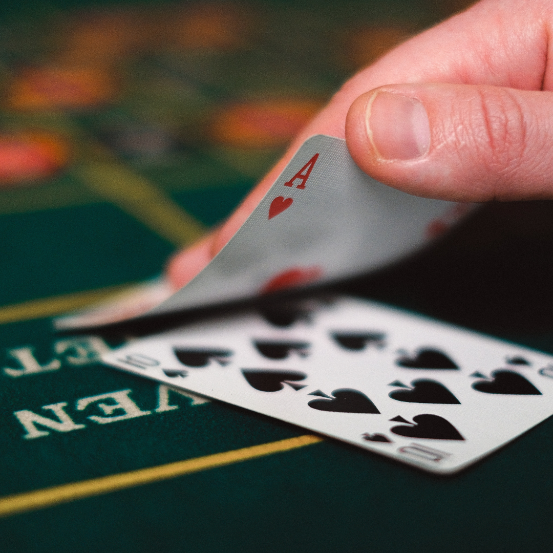 Всегда нужно ориентироваться на проблемы целевой аудитории. Предлагайте не товар, а способ решения проблемы. Чтобы продать, надо избавить покупателя от дискомфорта.