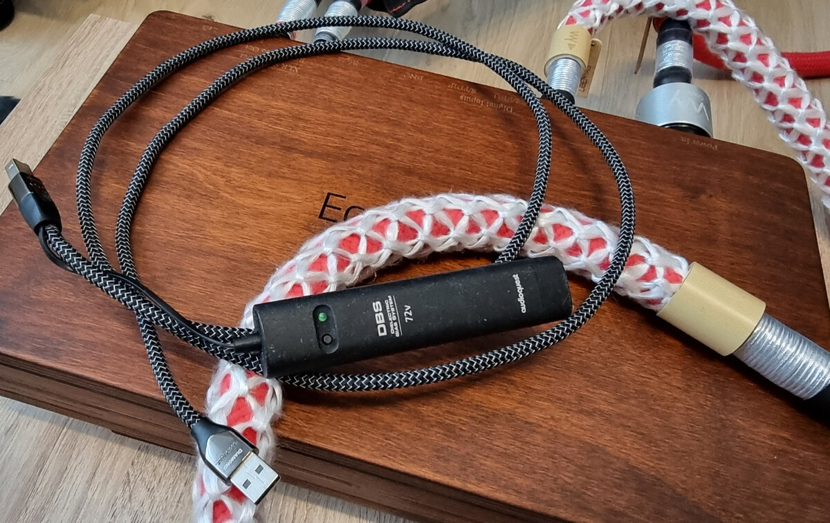 Интересные претенденты USB кабель Audioquest Diamond и WAY Cables LIBERTAS USB.