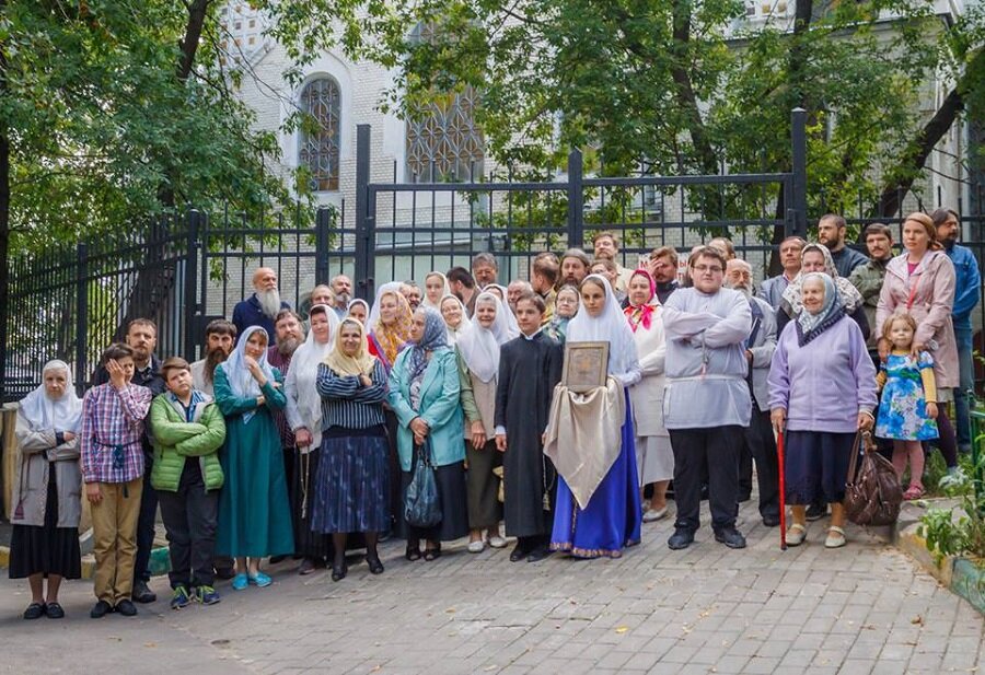 Старообрядцы Москвы после молебна