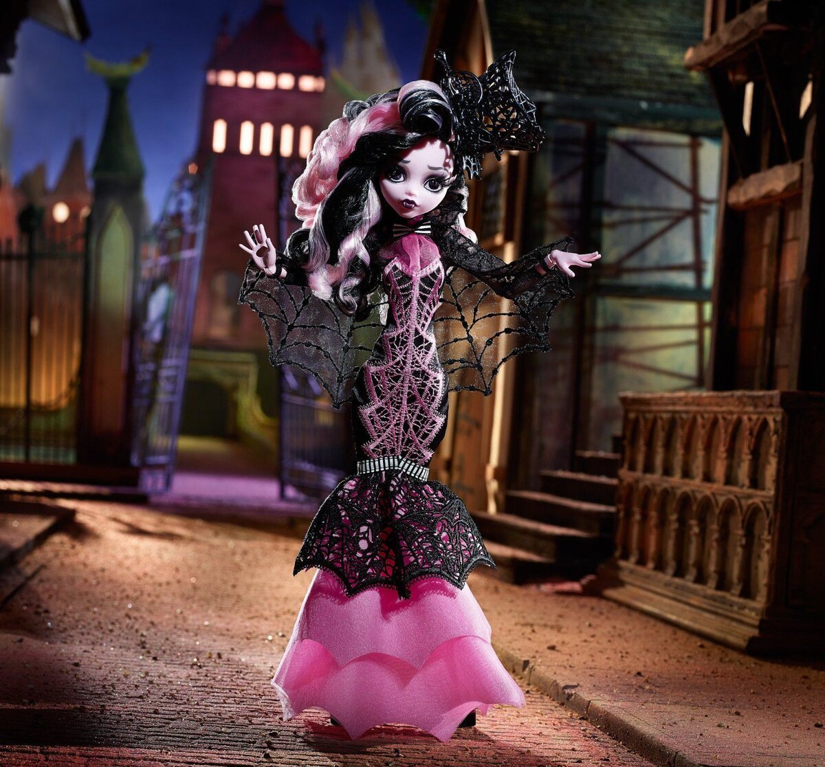 Monster High®: детская и взрослая линии кукол. Деление на два лагеря |  Новости игрушек и жизни | Дзен