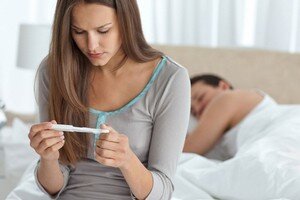 Если тест на определение овуляции в течение трех месяцев показывал положительный результат, а беременность все еще не наступает.