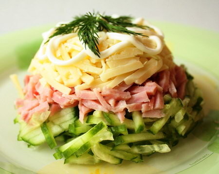 Салат с ветчиной и сыром — 28 рецептов с фото пошагово