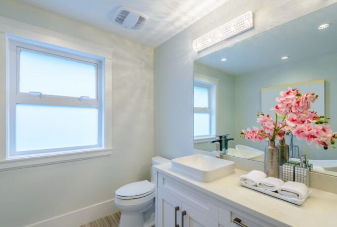 Отделка ванной комнаты пластиковыми панелями: фото дизайна, варианты оформления | уральские-газоны.рф