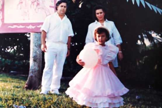 Трудно себе представить, что человек, который в сознании большинства людей ассоциируется с жестокостью, не знающей жалости, всепоглощающей алчностью и страхом, становился настолько любящим и нежным со своей дочерью.