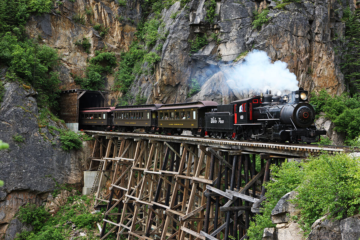 The train. White Pass and Yukon Route Railroad,. White Pass and Yukon Railway. White Pass and Yukon Railway Юкон. White Pass and Yukon Route — Аляска.