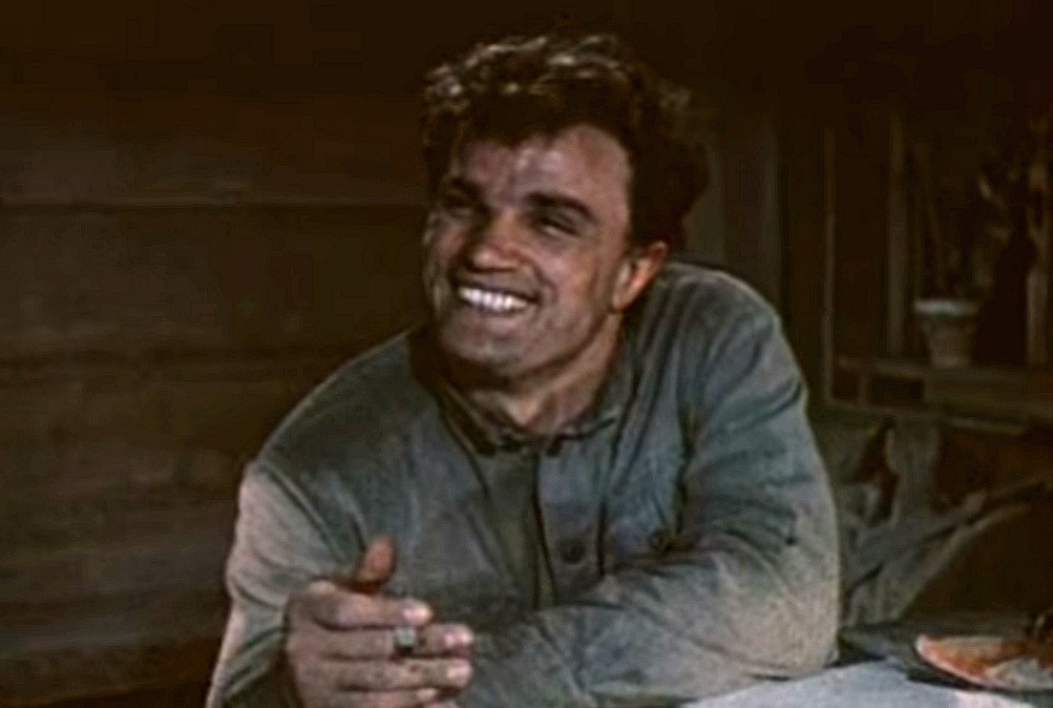 Кадр из фильма «Коммунист», 1957 г.