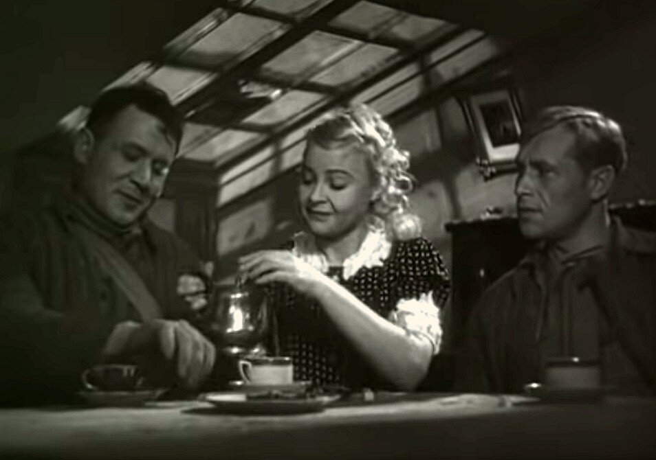 Кадр из фильма «Два бойца», 1943 г.