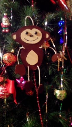 Рождественско-новогоднее дерево было подвергнуто настоящим гонениям. В 1935 году елка снова была разрешена официально, и снова начали выпускаться новогодние игрушки.