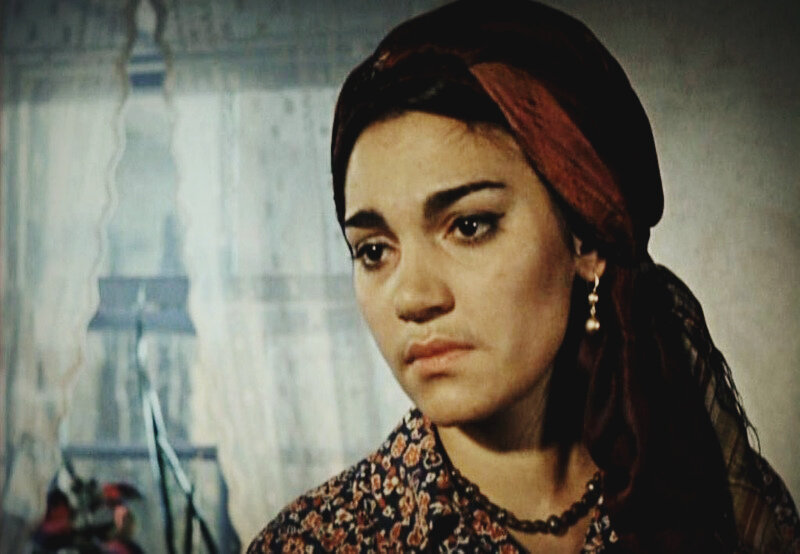 Донара Пилосян (Мкртчян) в фильме "Кавказская пленница или новые приключения Шурика) 1966г. (источник фото: ccdi.ru)