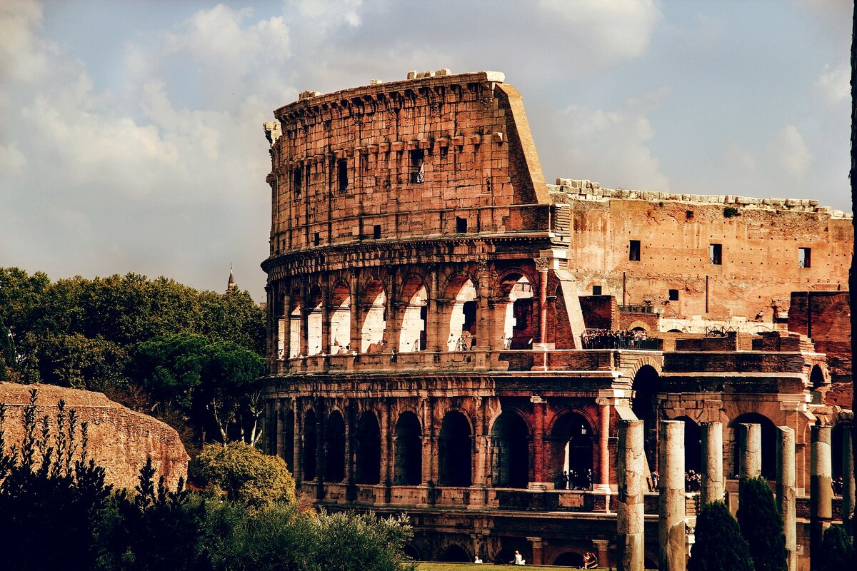 Колизей памятник архитектуры древнего Рима