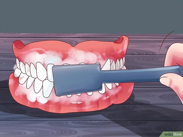 1. Чистите зубные протезы как минимум один раз в день. Как и настоящие зубы, вам нужно чистить протезы как минимум раз в день. В идеале вам следует чистить их каждый раз после еды, хотя это может быть неудобно тем, кто целый день проводит на работе. Так что вам стоит чистить искусственные зубы хотя бы вечером перед сном.