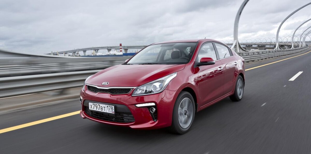 KIA лидирует по продаже новых автомобилей на рынке Центрального региона с минимальным отрывом от LADA, которая занимает здесь второе место