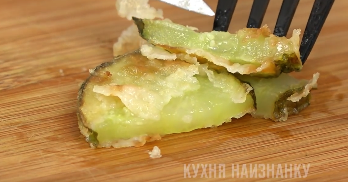 Кухня наизнанку. Бамбуковая кухня наизнанку. Кухня наизнанку огурцы.