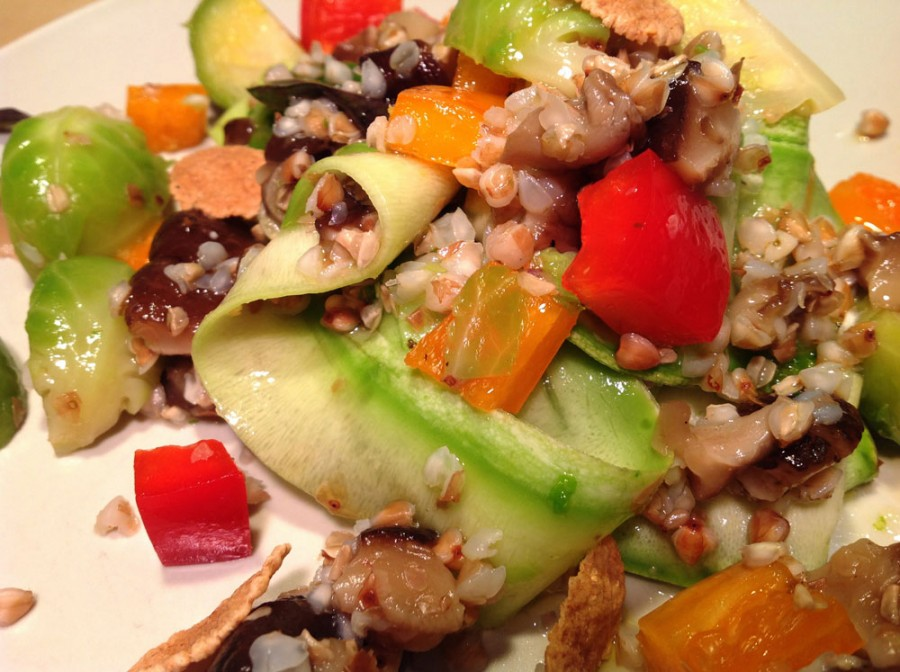 Быстро и выгодно! Но, главное, - вкусно!!! Время приготовления 40 минут. При наличие отварной гречи – 10 минут. Для салата прекрасно подойдет и каша, оставшаяся от предыдущих ужинов.