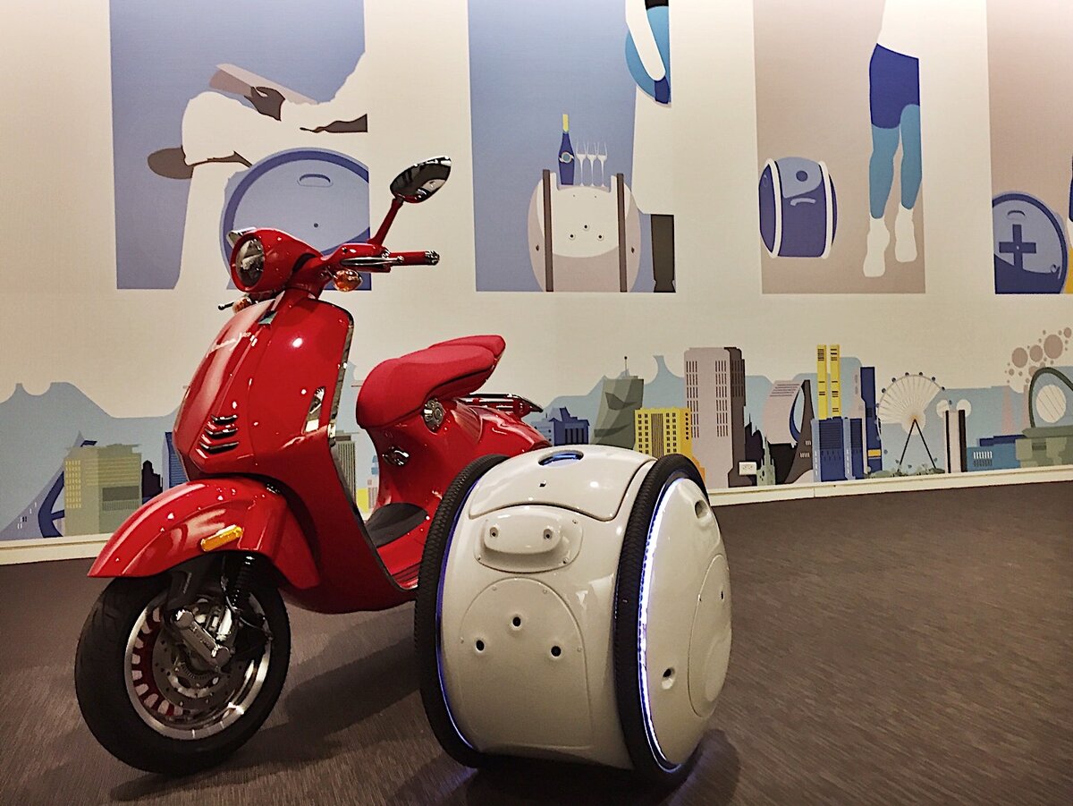 Стильный и лаконичный дизайн позаимствован у Vespa. 
