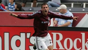 Фото: twitter.com/ColoradoRapidsКак утверждают американские США, у бывшего игрока клубов «Колорадо Рэпидз», «Хьюстон Динамо» и «Лос-Анджелес Гэлакси» случился сердечный приступ.
