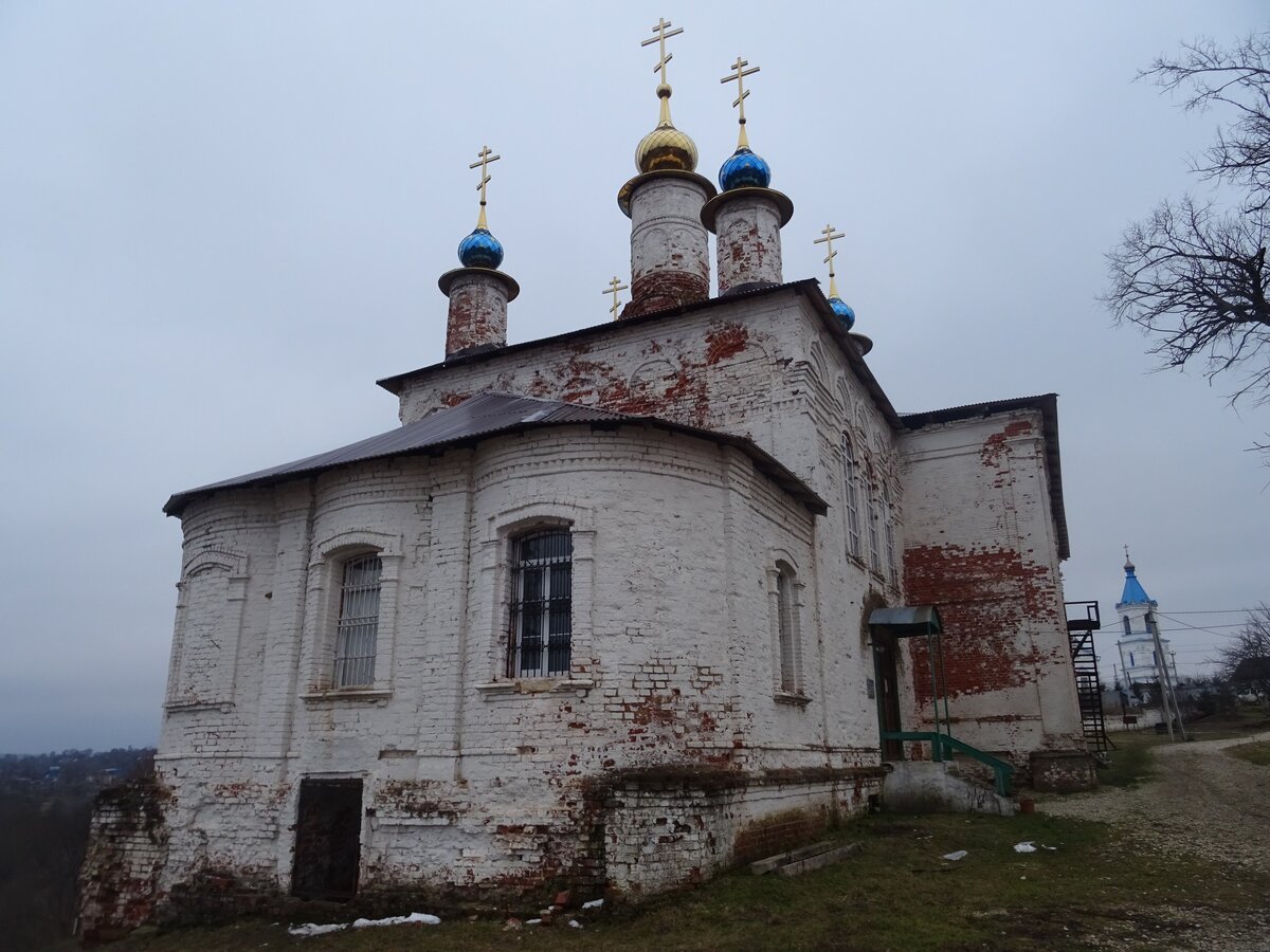 Введенская церковь 1698-1700 гг., с примыкающей к ней трапезной 1861-1864гг. Фото: Владимир Сергеев