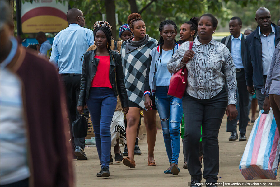 Темнокожие студентки с Банда-Стрит в Найроби