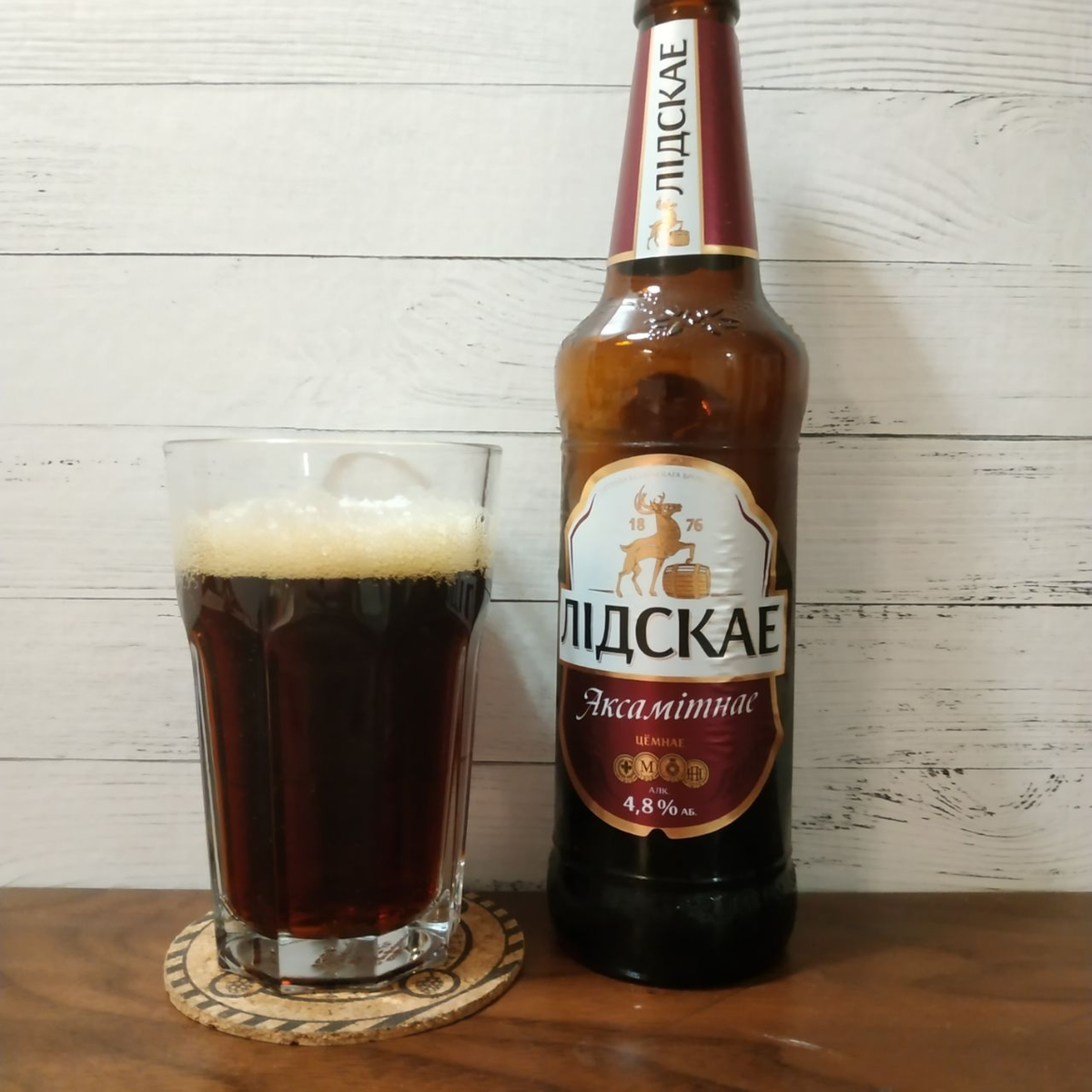 Лидское Бархатное. Производитель: ОАО "Лидское пиво", Республика Беларусь, Гродненская область, г.Лида. ЭНС - 12%. Крепость: 4,8% 