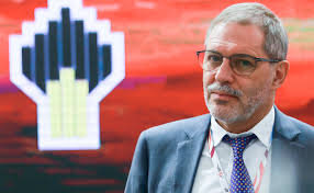 Он как бы говорит саудитам: "Пройдите, пожалуйста, в ж*пу. Примите уверения в нашем неизменном почтении"