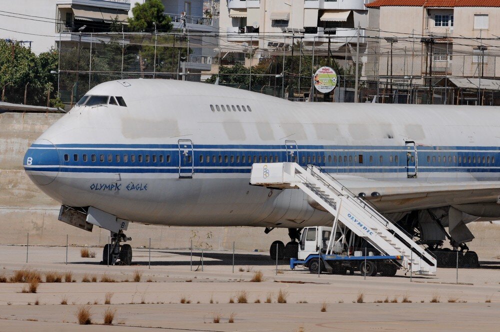Боинг 747 из Эллиникона.