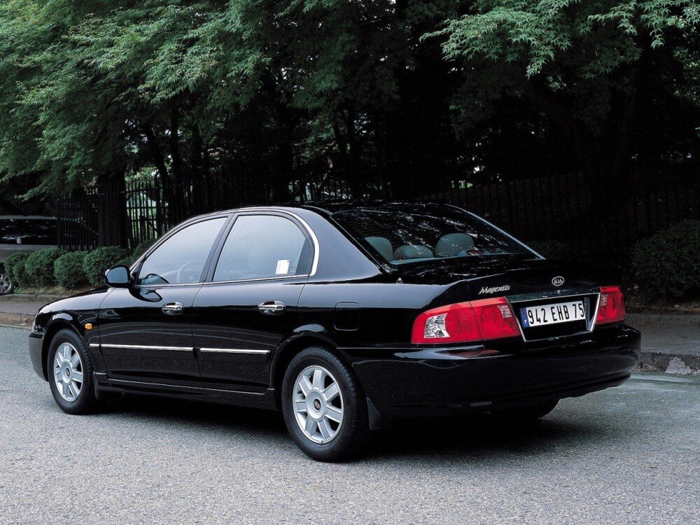 Нравится мне этот дизайн с огромными задними фонарями 