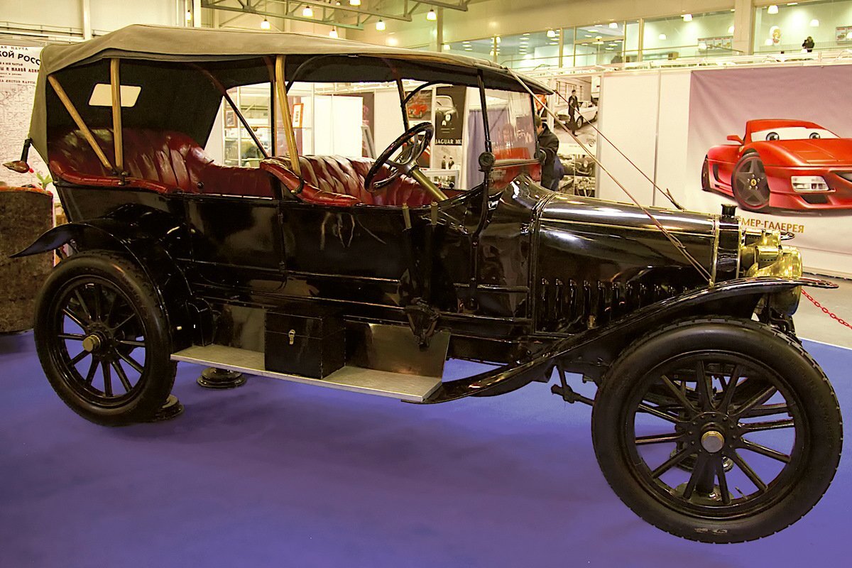 Первый российский автомобиль Яковлева и фрезе 1896