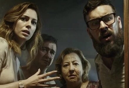 Триллер, комедия. Испания, Аргентина. В ролях: Марио Касас, Бланка Суарес, Кармен Мачи и другие. 