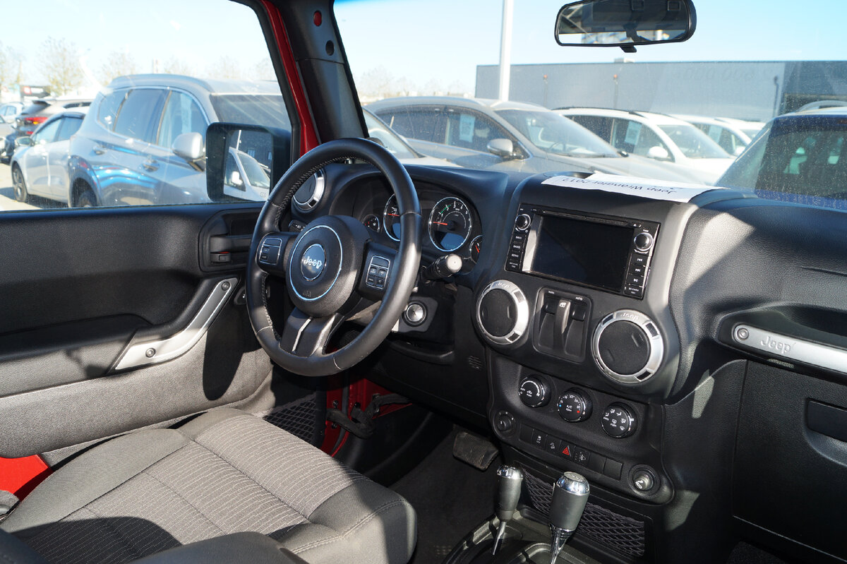 Крыша съемная, полный привод, под капотом 284 лошади: все это про б/у ...