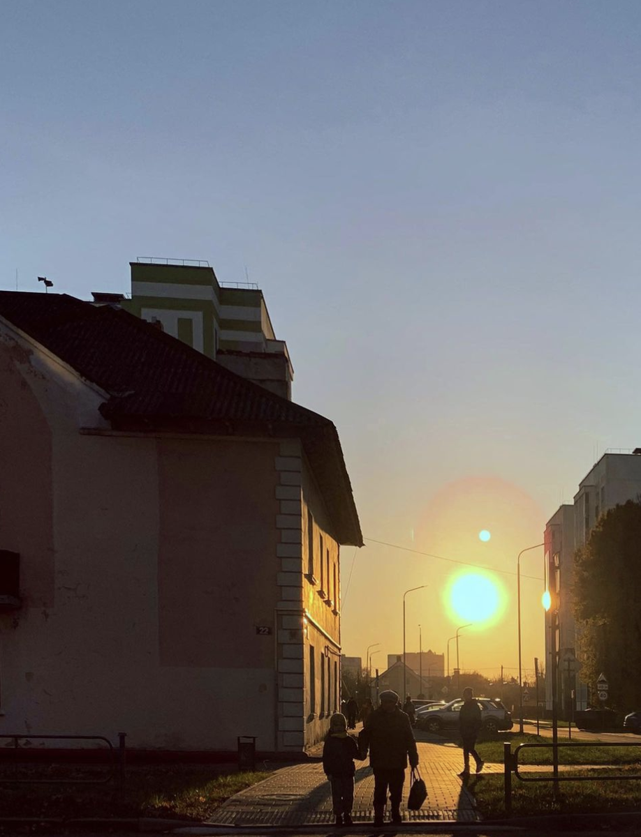 "Закат-время вспоминать о рассвете"