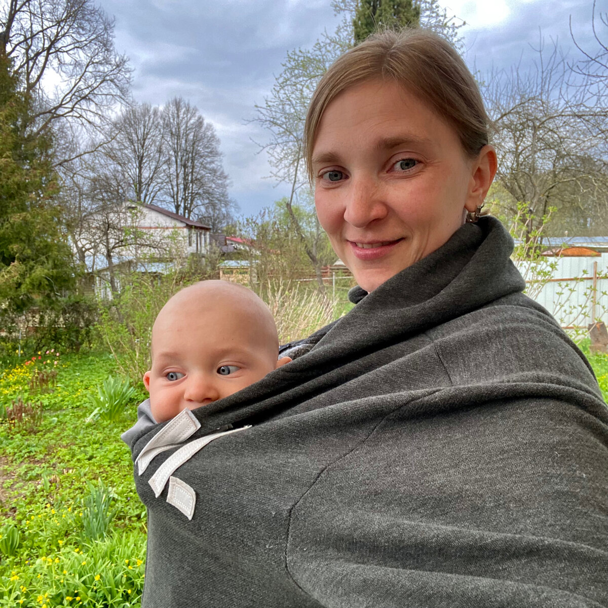 Переноска пригодилась... Смотрим, как наш папа делает шашлык!