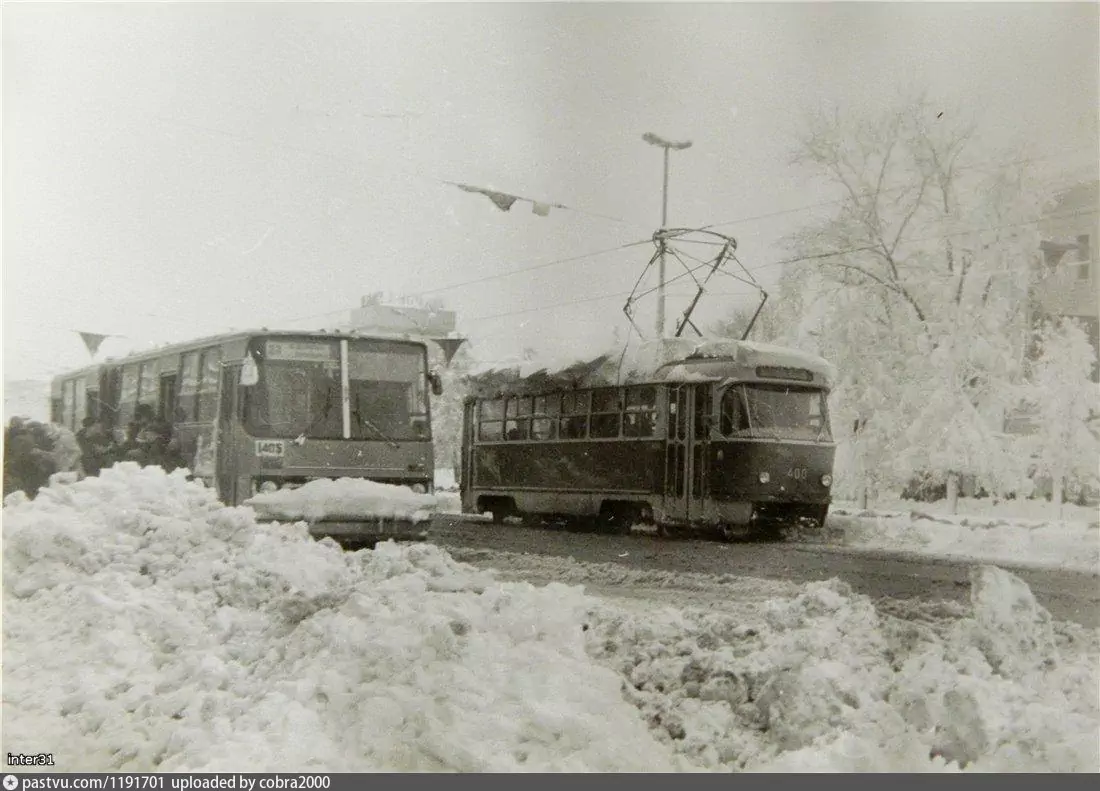 1984 год что произошло. Свердловск 1984. 2 Мая 1984 Свердловск. Снегопад в Свердловске 1984. Снег в Свердловск 2 мая 1984 года.