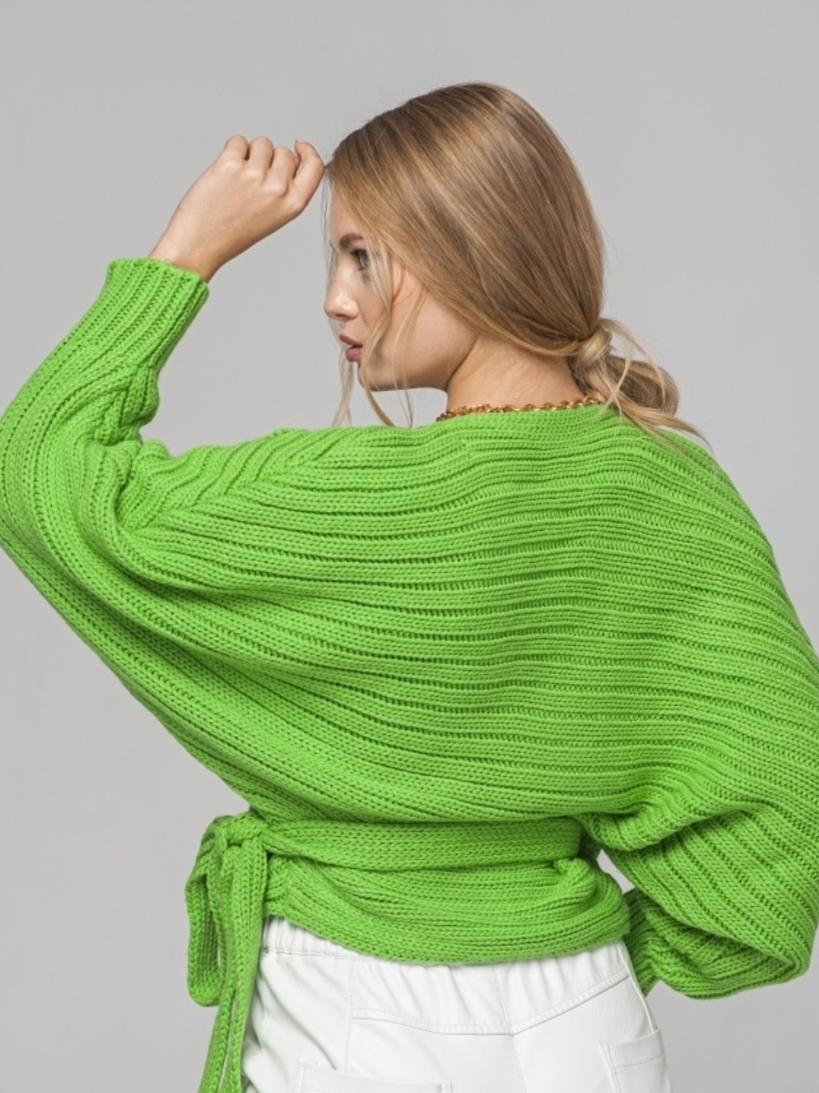 Подборка узорчатых зеленых свитеров