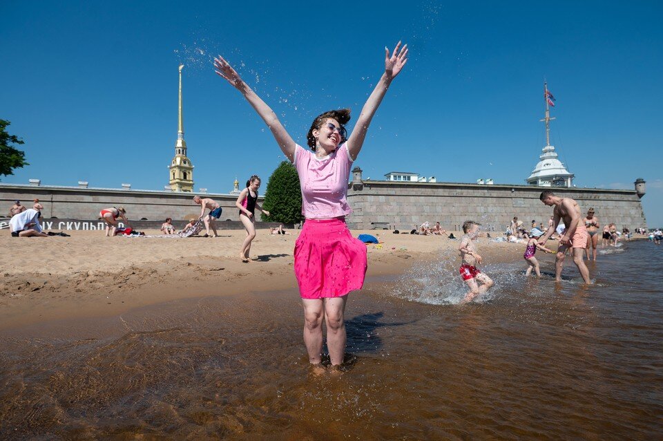     Жарко и солнечно будет в Петербурге 11 августа  ПЫХАЛОВА Юлия (архив)
