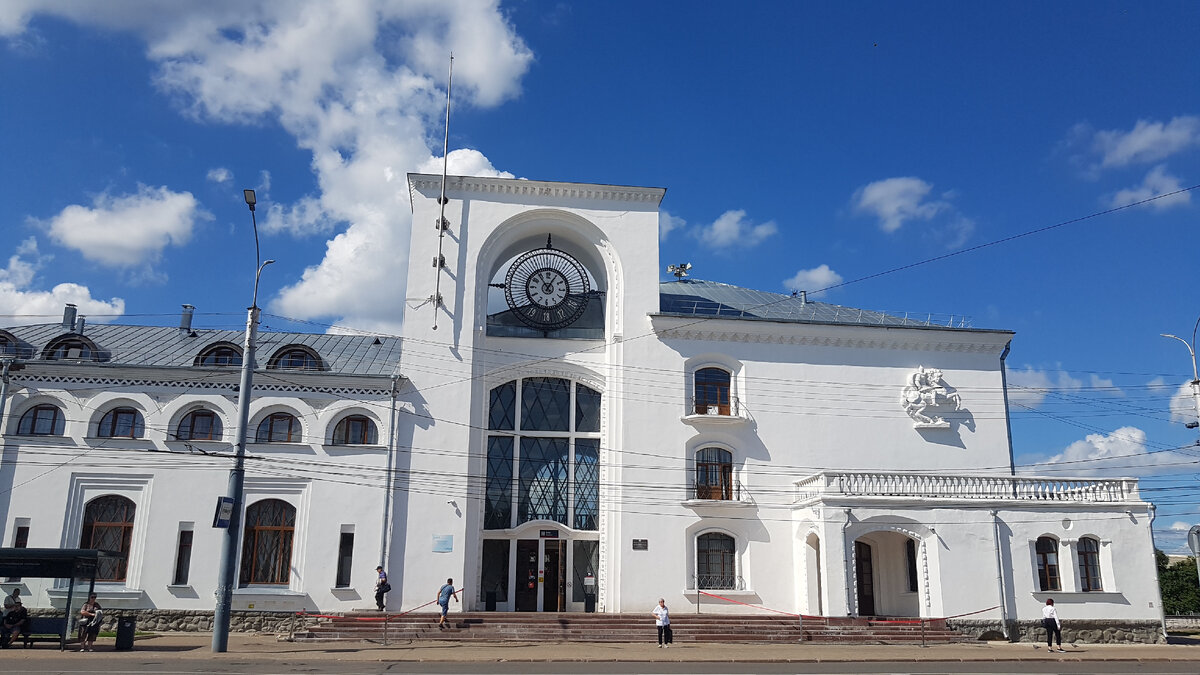 Здание железнодорожного вокзала.Фото автора.