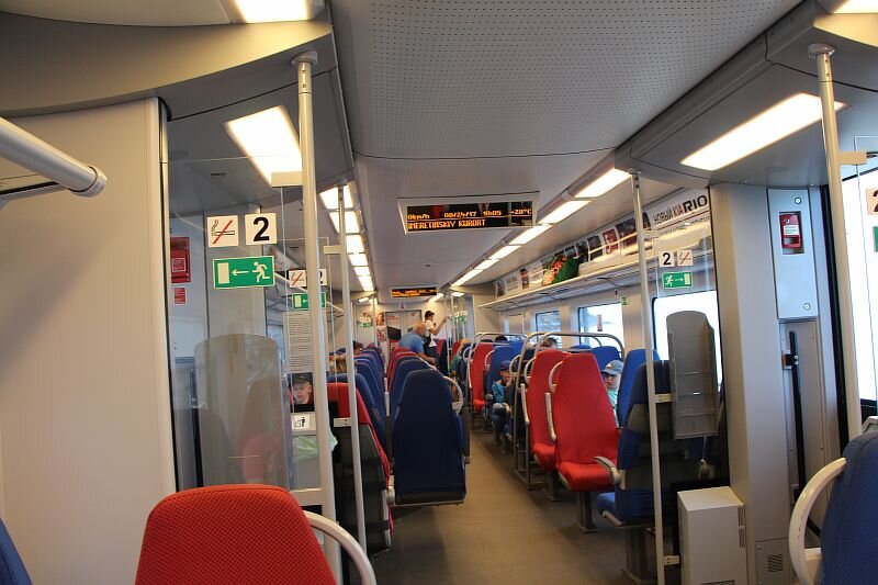 Вагон в «Ласточке». Очень удобный вид транспорта на побережье. Никаких пробок и серпантина.