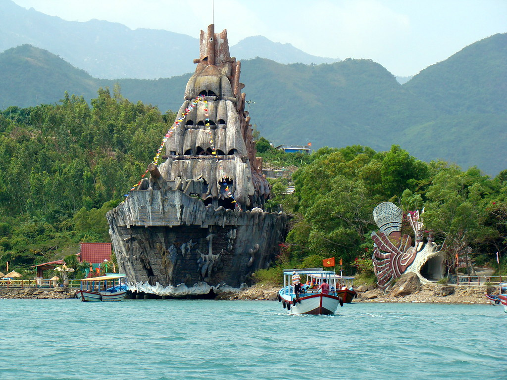 Trang vietnam. Остров Хон Миеу. Океанариум чи-Нгуен Вьетнам. Вьетнам Нячанг достопримечательности. Достопримечательности Вьетнама nha trang.