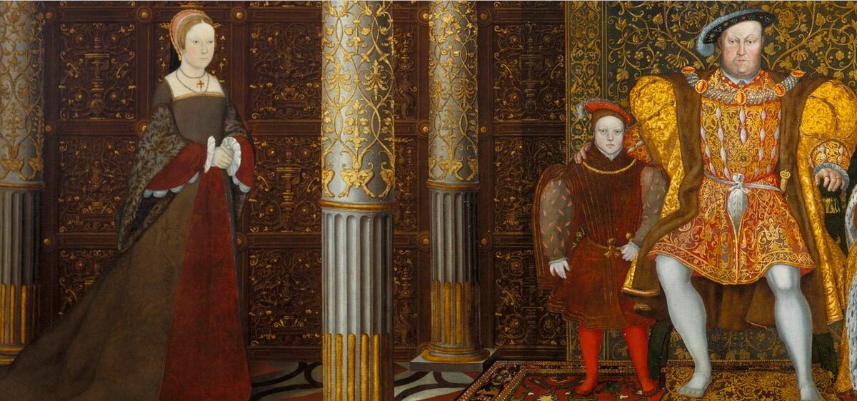 Мария. Слева от короля.